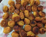 A picture of step 3 of Bengal Gram Dal Fritters Curry.