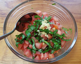 Foto del paso 4 de la receta: Salmón con bruschetta