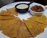 નાચોઝ વિથ ચિઝડીપ એન્ડ સ્મોકિં સાલસા (Nachos With Cheese Dip Smoky Masala Salsa Recipe In Gujarati) રેસીપી સ્ટેપ8ફોટો