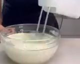 Foto del paso 2 de la receta: Helado de vainilla, relleno de arequipe y cubierto con chocolate