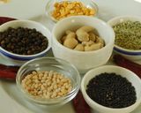 A picture of step 2 of Arisi uppuma (rice uppuma).