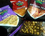 A picture of step 1 of Chatpati Jhalmuri.