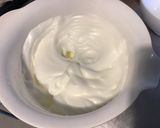 Une image de l'étape 5 de Gâteau bi-couche aux pralines roses.