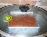 Foto langkah ke 5 dari resep Eggless Cake Pisang n Kopi Simpel Tnp Mixer.