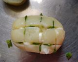 चीज गार्लिक पोटैटोज (Cheese garlic potatoes recipe in hindi) रेसिपी चरण 4 फोटो