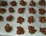 Foto langkah ke 3 dari resep Kue beng beng kacang cokelat.