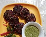 A picture of step 3 of Oats and Beetroot tikki.