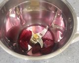 A picture of step 4 of Pomegranates Beetroot Juice.