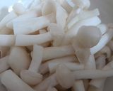 Hình bước làm 2 của món Canh nấm hải sản bí đỏ