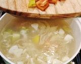 Foto langkah ke 2 dari resep Salmon Soup (lauk praktis).