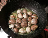 Foto del paso 5 de la receta: Almejas en salsa de ajos, perejil con un toques de salsa thai
