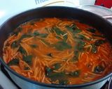 Foto del paso 2 de la receta: Sopa de fideo con espinacas