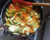 Foto del paso 2 de la receta: Arroz con Vegetales al sartén, muy rico!