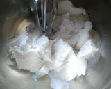 A picture of step 1 of Frozen Oreo Cream.