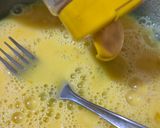 Foto langkah ke 2 dari resep Scrambled Eggs.