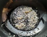 A picture of step 3 of Lasuni methi or Garlic methi.