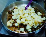 A picture of step 3 of Quick party samosas.