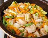 Foto del paso 4 de la receta: Camarones salteados con verduras