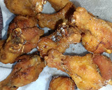 Foto del paso 3 de la receta: Alitas de pollo fritas+compañía 💃💃💃