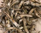 Hình bước làm 1 của món Cá cơm khô và miso