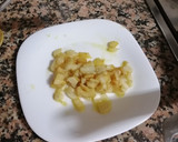Foto del paso 1 de la receta: Merluza al pilpil con chips de zanahoria