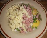 Foto del paso 1 de la receta: Tortilla de jamón y queso sobre lecho de vegetales