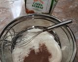 Foto langkah ke 2 dari resep Bolu Kukus Coklat (Tanpa Telur).
