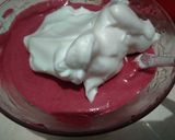 Foto langkah ke 5 dari resep Chiffon Cake Buah Bit.