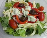 Foto del paso 2 de la receta: Ensalada de Lechuga, Jamón, Queso y Aceitunas