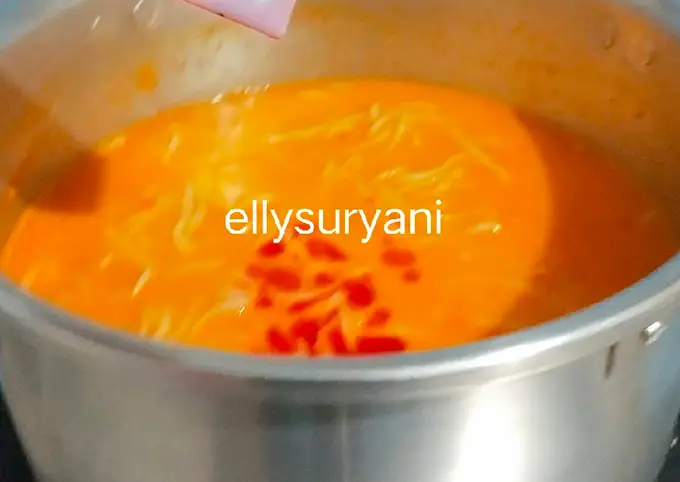 Langkah-langkah untuk membuat Cara bikin The Hottest & Spicy Instan Torikara Ramen ala Rumah Kami