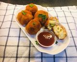 A picture of step 6 of Mac & Cheese Balls.