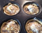 A picture of step 6 of Almond Crumble Mince Pies.