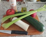 Foto del paso 1 de la receta Crema fría detox 🥒🍏