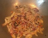 A picture of step 4 of Egg Hara Masala.