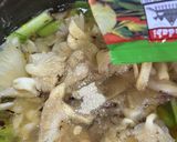 Gambar langkah 3 resipi Sup Sawi, Cendawan Tiram & Suhun Perencah Sup Sayur Adabi.