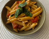 Foto del paso 4 de la receta: Pasta penne con tomate cherry y albahaca. 🍅🍃