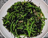 Foto langkah ke 8 dari resep Tumis pakis merah.