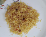 A picture of step 4 of Kanda poha.