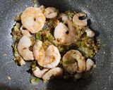 Foto del paso 2 de la receta: 🍝 Spaghetti con salsa de crema, verdeo y camarones 🍤