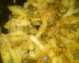 Foto del paso 5 de la receta: Revuelto de papas fritas zapallitos y cebolla fácil y delicioso