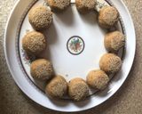 A picture of step 5 of Churma ladoo.