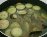 Foto langkah ke 3 dari resep Terong Kuah Kuning.
