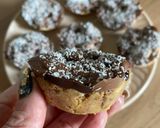 Une image de l'étape 7 de Snack proteiné et gourmand au beurre de cacahuètes, chocolat, flocons d’avoine et fruits secs.
