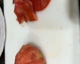 Foto del paso 1 de la receta: Ensalada de tomate salmón y queso fresco y aguacate con Vidalim