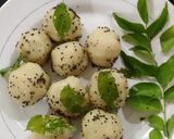A picture of step 9 of Stuffed sooji balls.