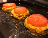 Foto langkah ke 3 dari resep [MPASI 1Y+] Mixed Patties w' Strawberry Cheese Cream.