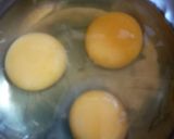 Foto langkah ke 2 dari resep Telur Dadar Jagung.