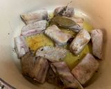 Foto del paso 1 de la receta: Patatas con costillas y alcachofas