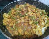 A picture of step 2 of Gobhi Matar.