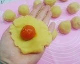 รูปขั้นตอนการทำที่ 3 ของ ขนมเปี๊ยะทุเรียนไส้ถั่วไข่เค็ม